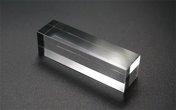 藍(lán)寶石玻璃的多功能應(yīng)用